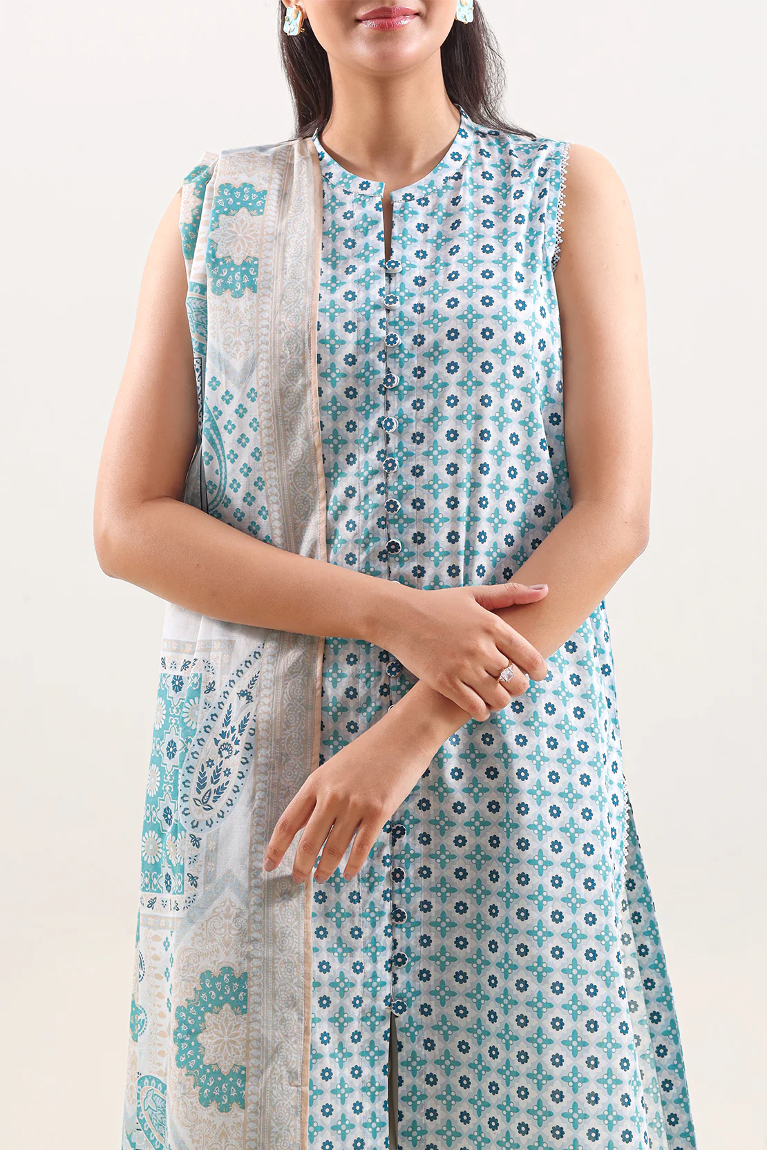 Unstitched Printed Lawn 3 Piece - Image 2