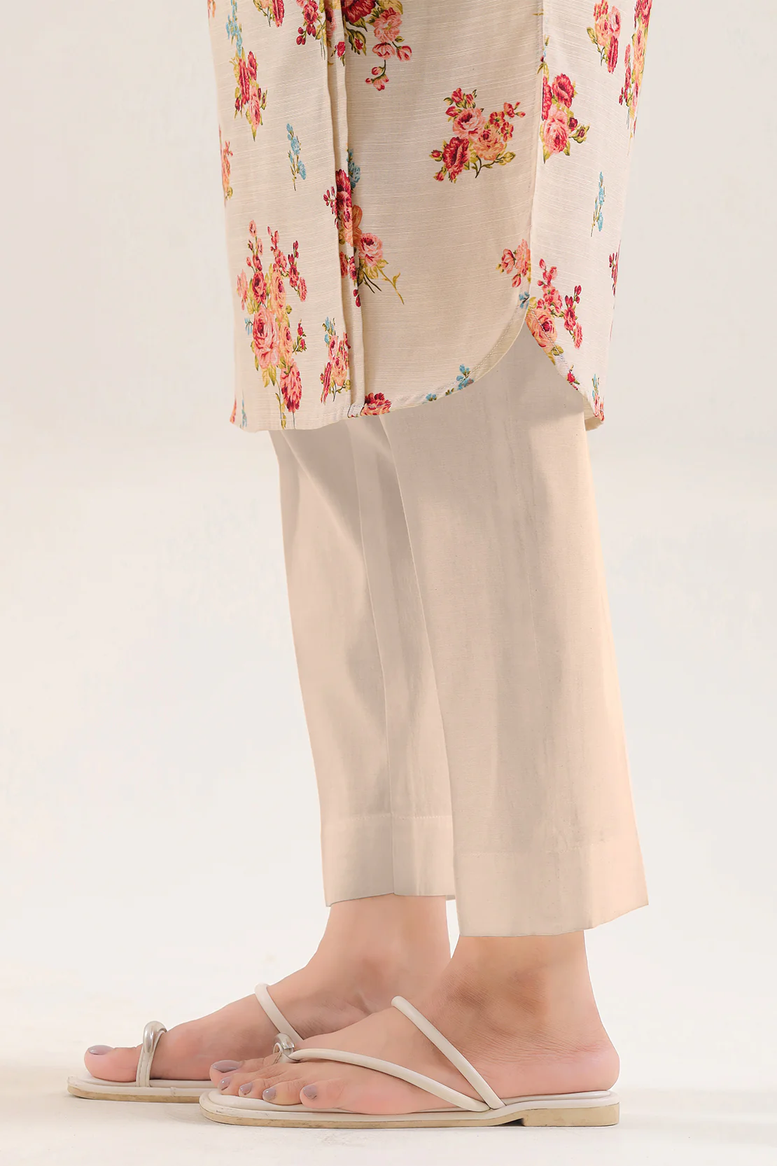 Unstitched Printed Lawn 3 Piece - Image 5