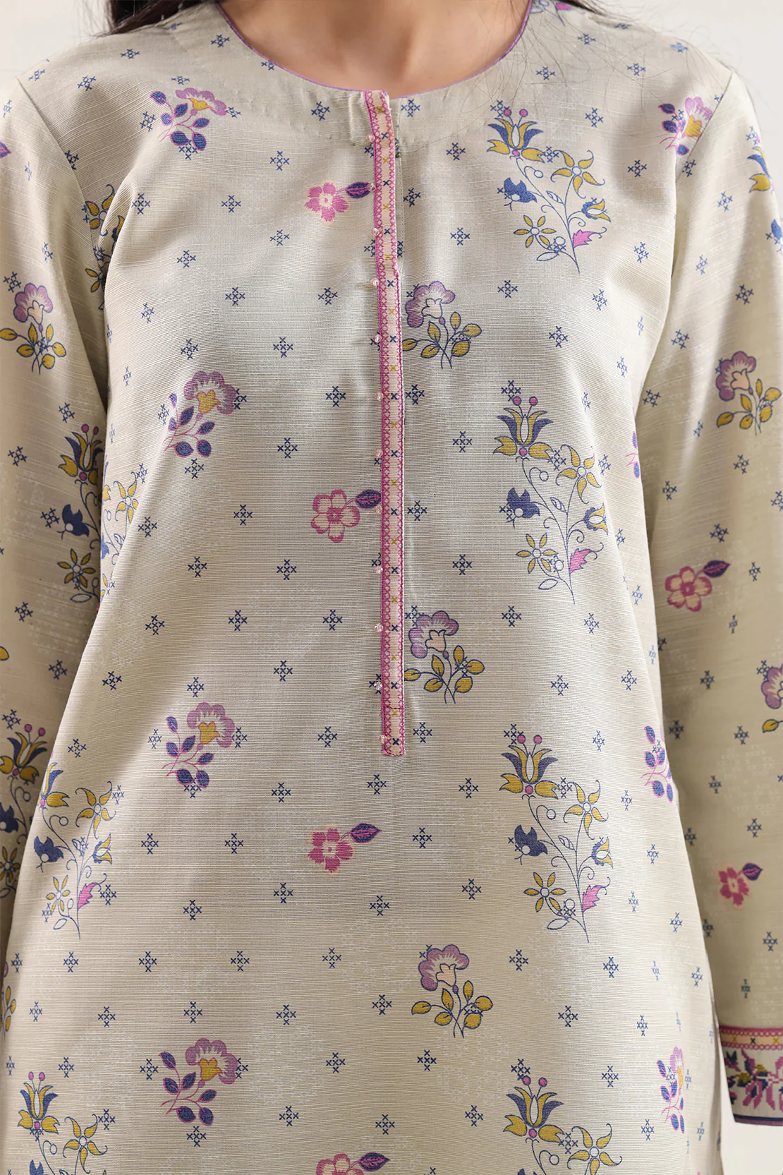 Unstitched Printed Lawn 3 Piece - Image 4