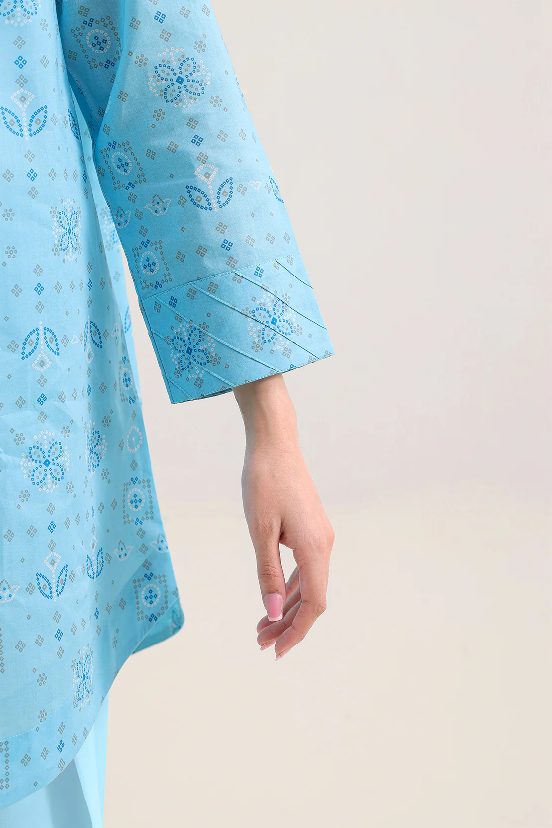 Unstitched Printed Lawn 3 Piece - Image 5