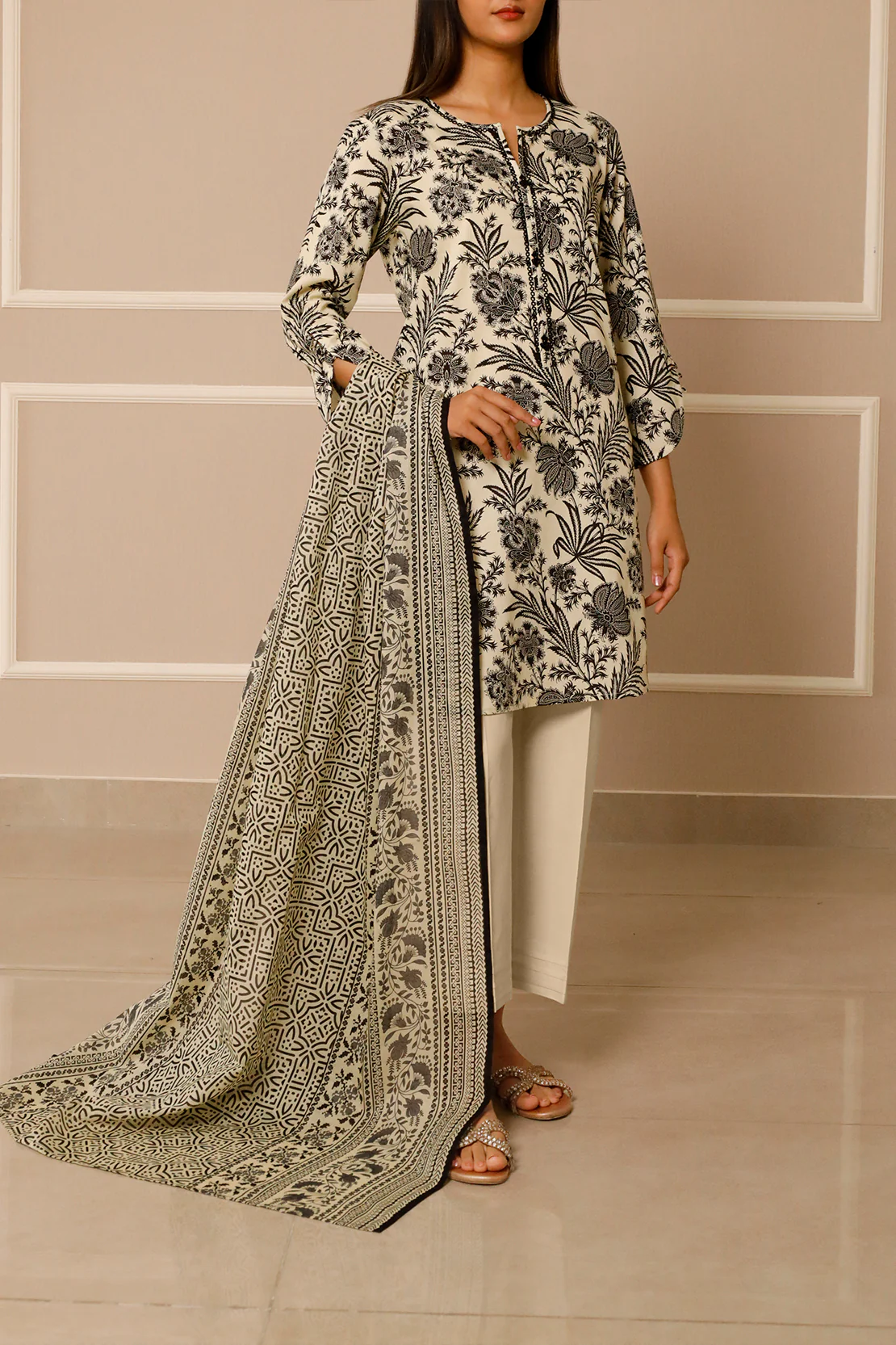 Unstitched Printed Lawn 3 Piece - Image 2