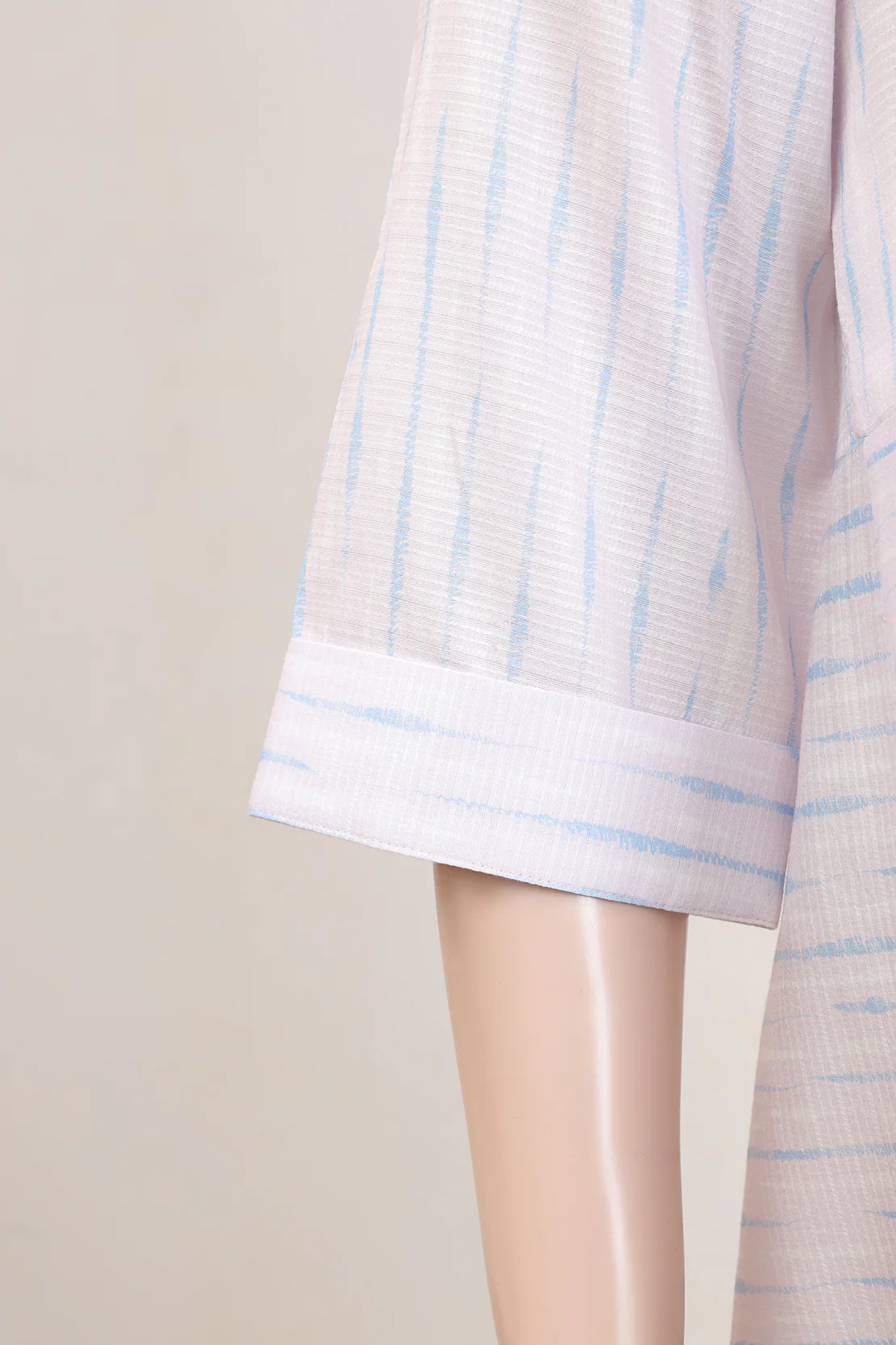 Unstitched Printed Lawn Shirt - Image 4