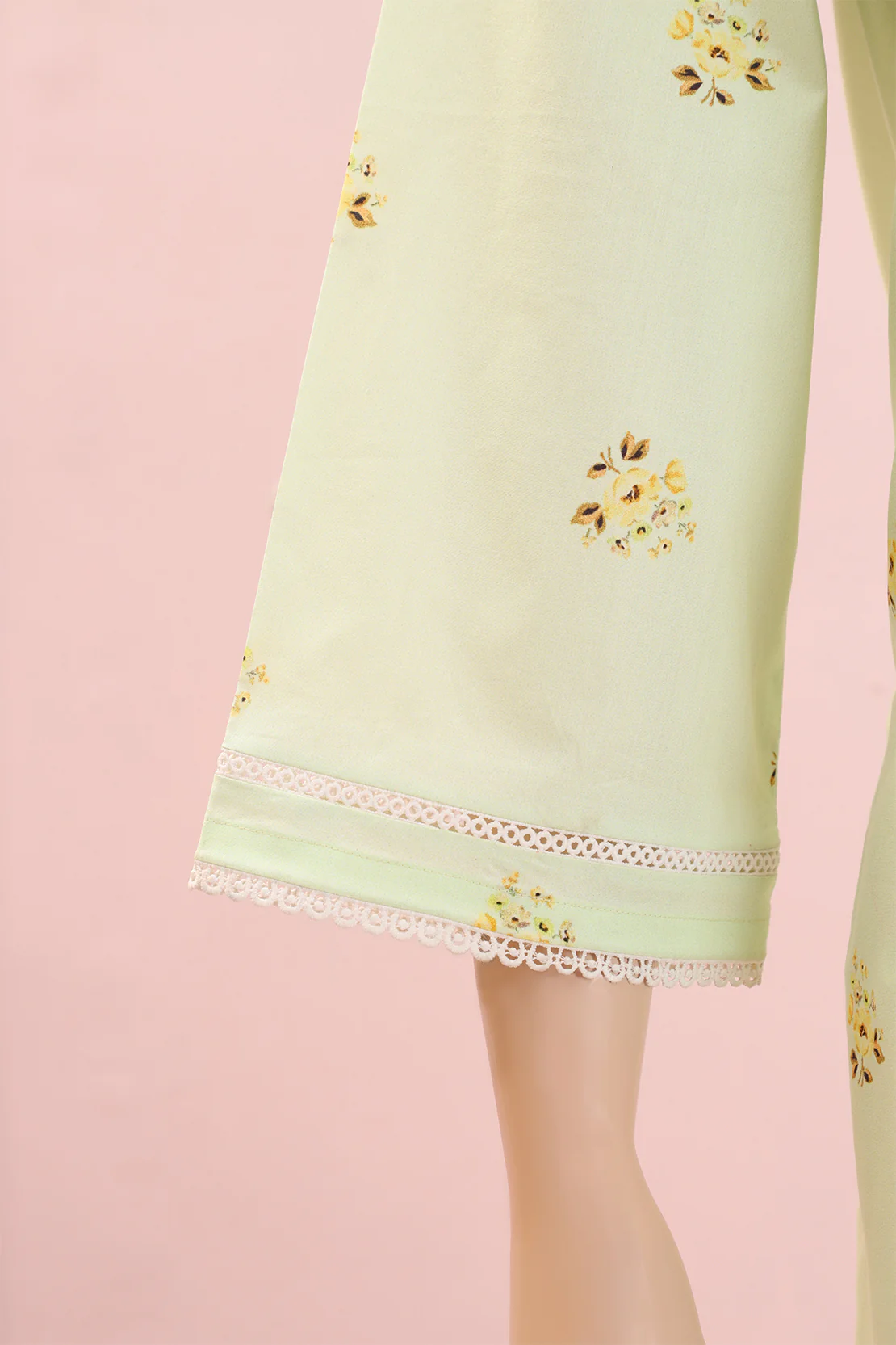 Unstitched Printed Lawn Shirt - Image 3