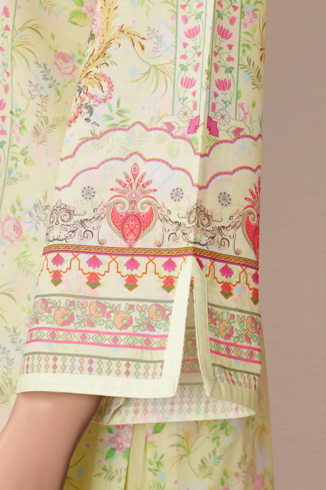 Unstitched Printed Lawn Shirt - Image 3
