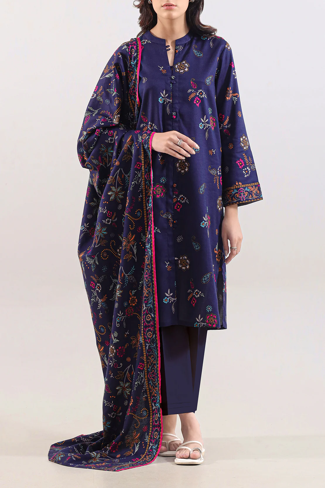Unstitched Printed Pashmina 3 Piece - Image 2