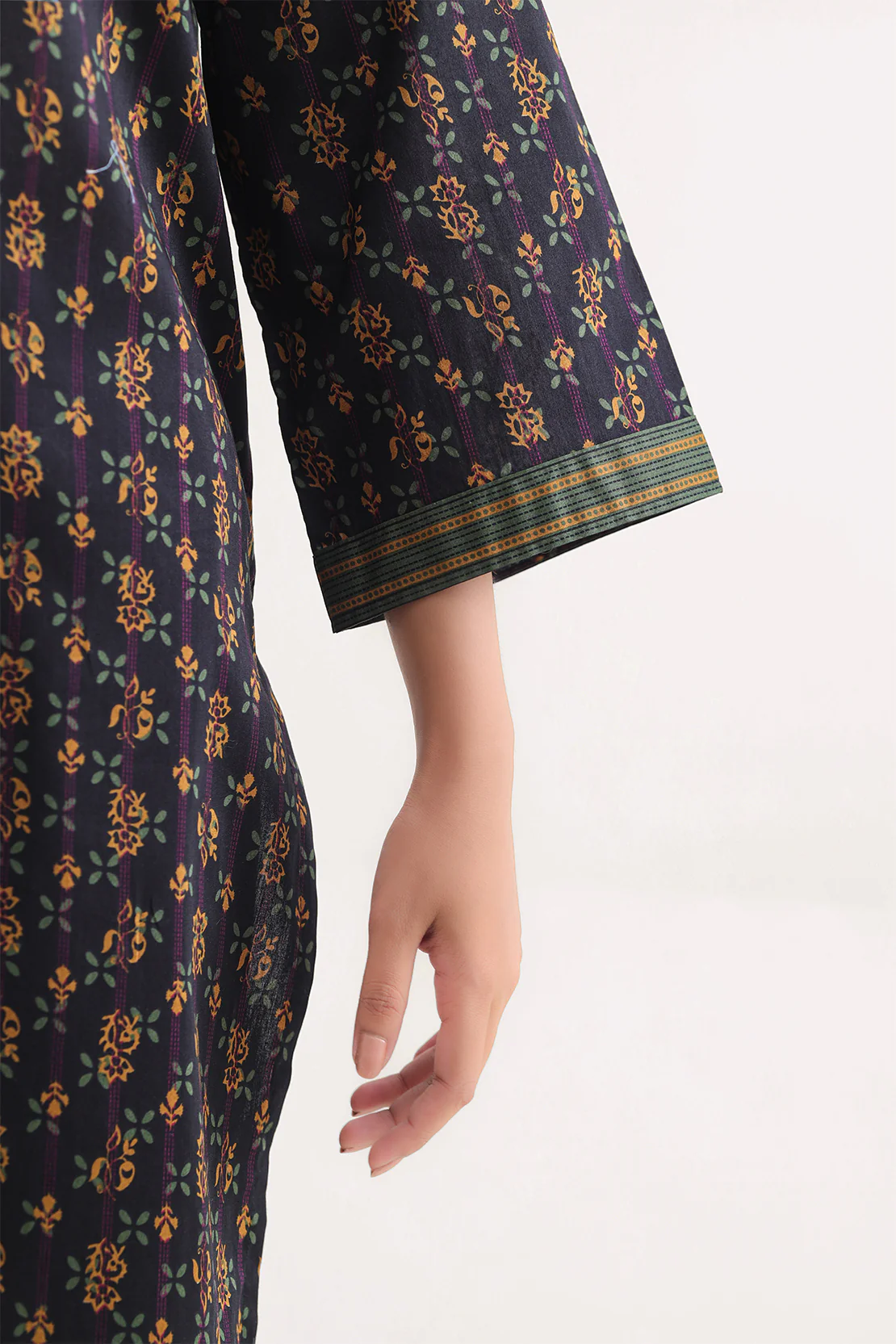 Unstitched Printed Self Strip Lawn 3 Piece - Image 6