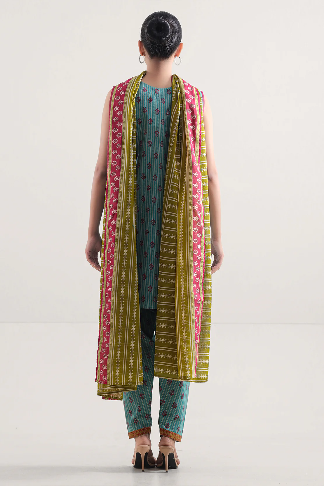 Unstitched Printed Self Strip Lawn 3 Piece - Image 3