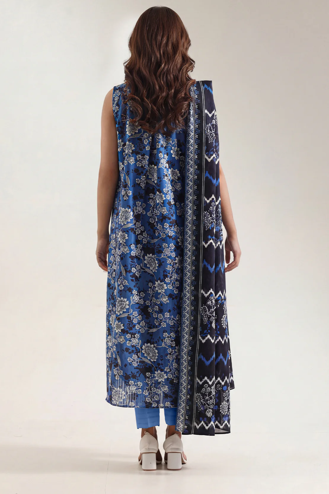 Unstitched Printed Self Strip Lawn 3 Piece - Image 3