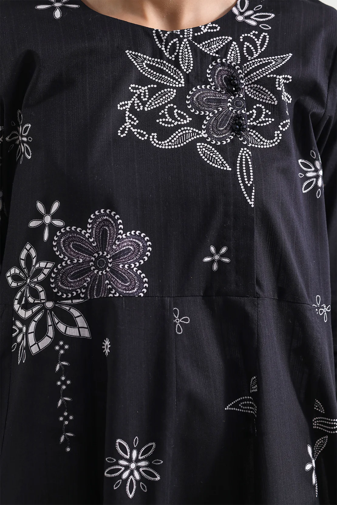 Unstitched Printed Self Strip Lawn 3 Piece - Image 4
