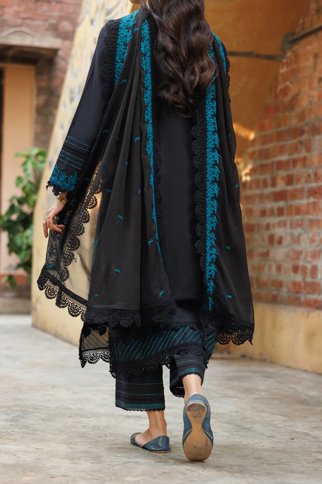 Unstitched Solid Embroidered Cambric 3 Piece With chiffon Dupatta - Image 3