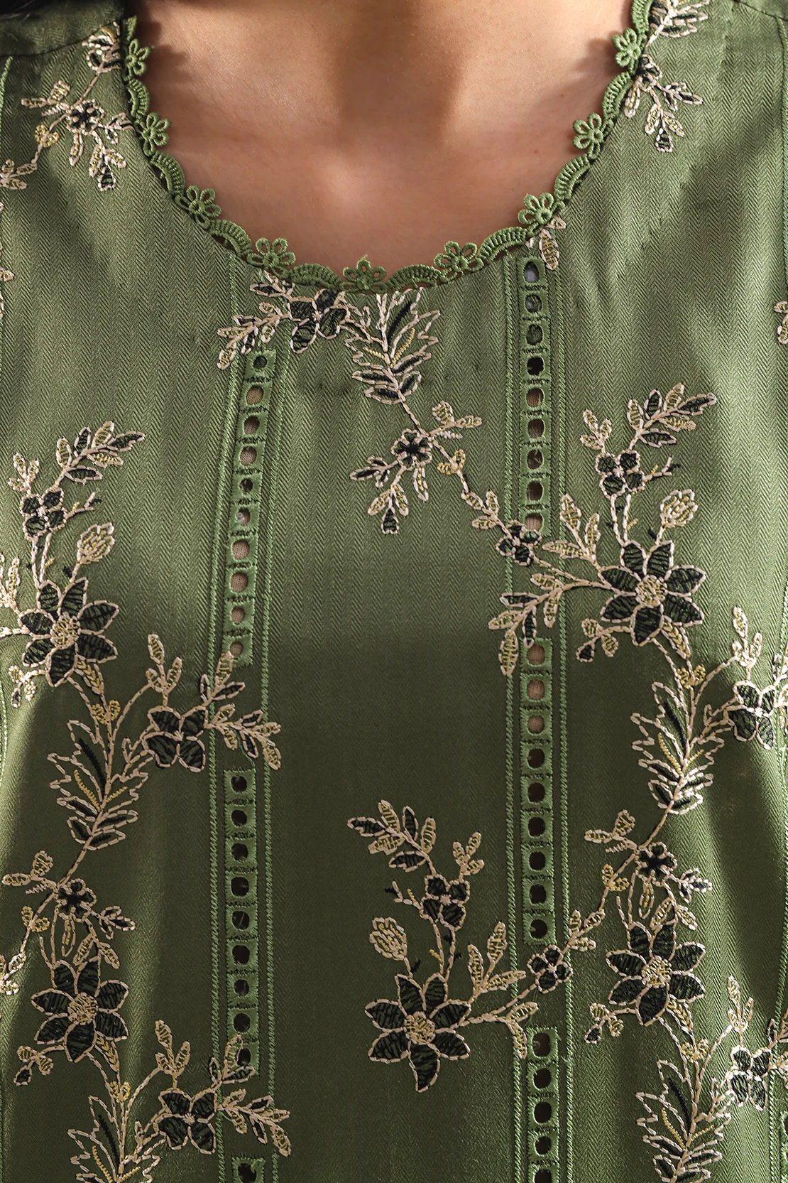 Unstitched Solid Pashmina 3 Piece - Image 4