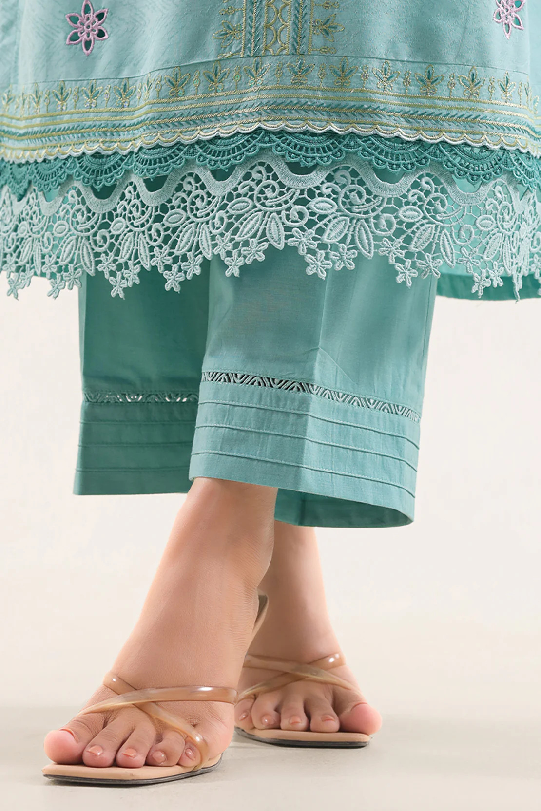 Unstitched Solid Embroidered Self Jacquard 3 Piece With Cotton Net Dupatta - Image 5