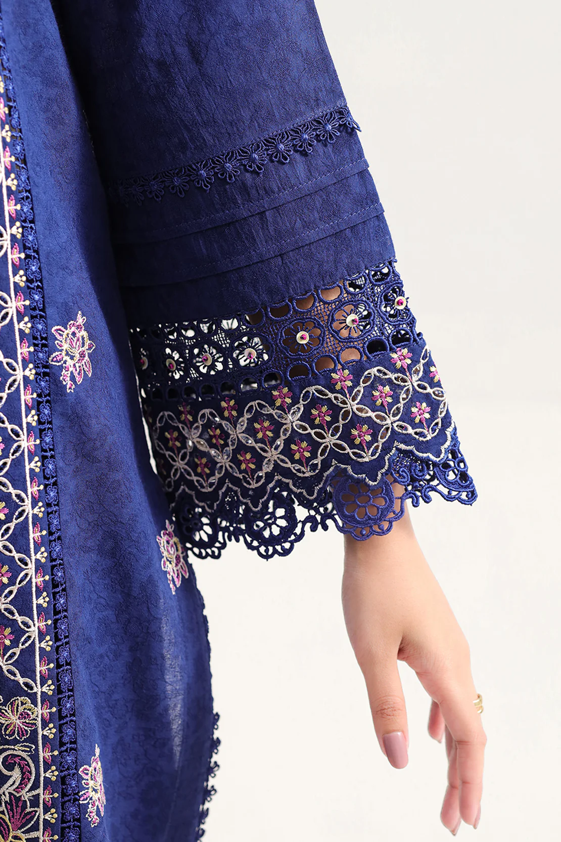 Unstitched Solid Embroidered Self Jacquard 3 Piece With Cotton Net Dupatta - Image 5