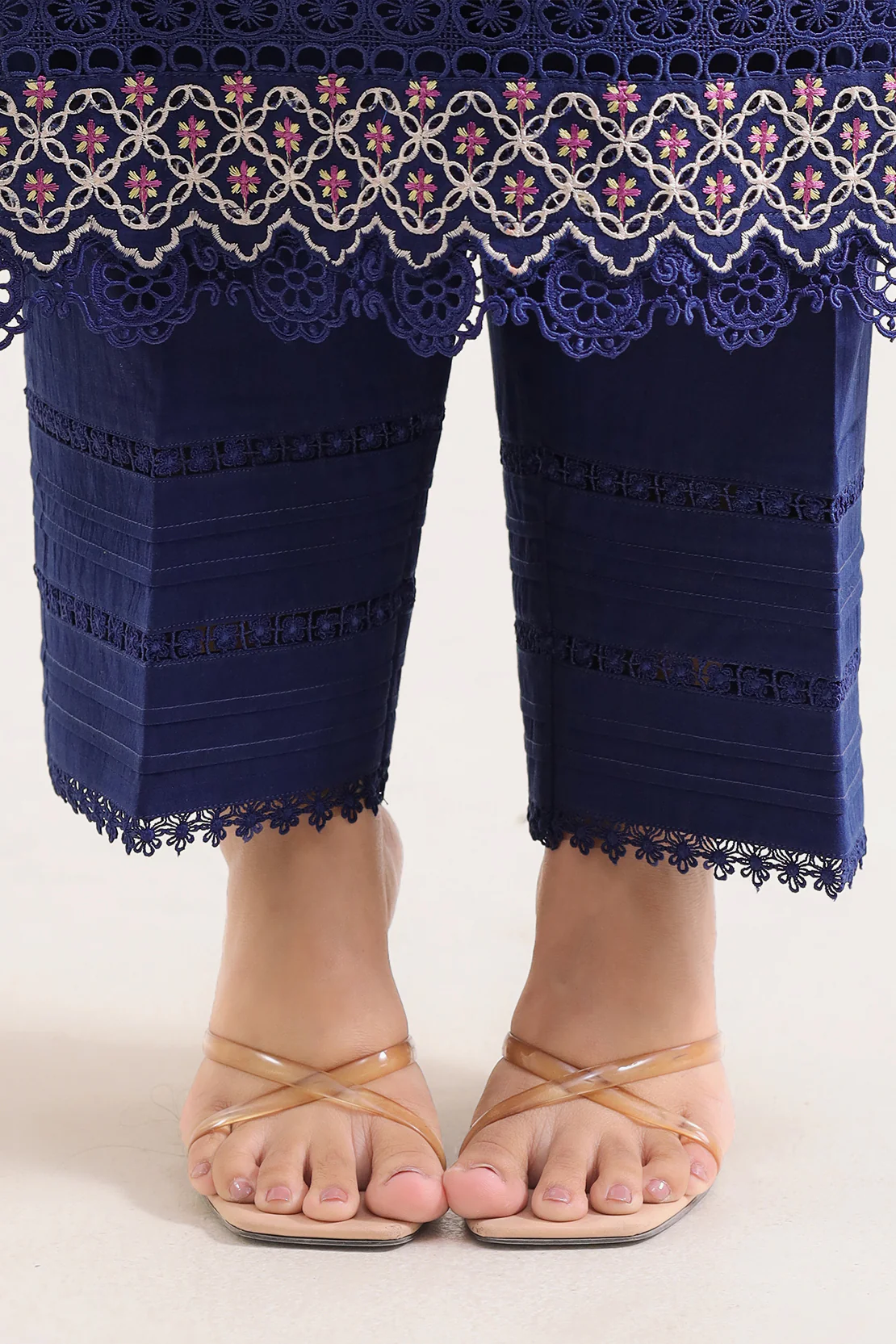 Unstitched Solid Embroidered Self Jacquard 3 Piece With Cotton Net Dupatta - Image 6