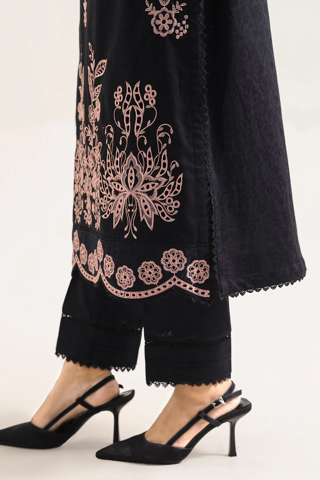 Unstitched Solid Embroidered Self Jacquard 3 Piece With Cotton Net Dupatta - Image 5
